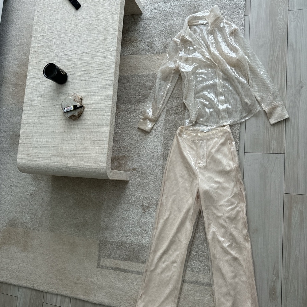 More to come sequin set